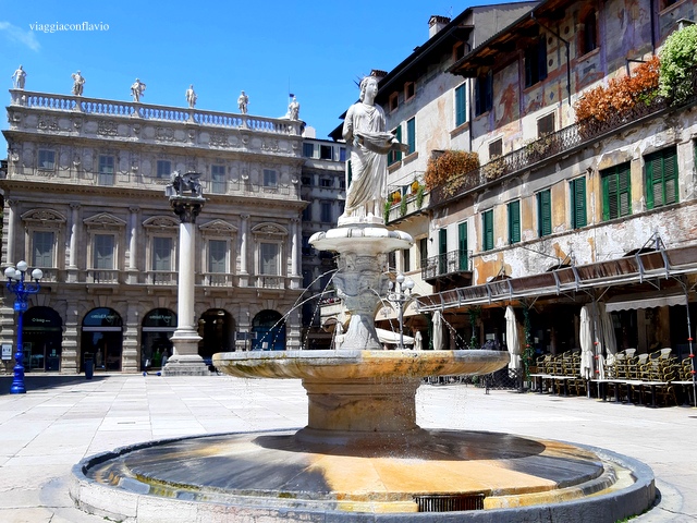 Cosa vedere a Verona in un giorno. Piazza delle Erbe.