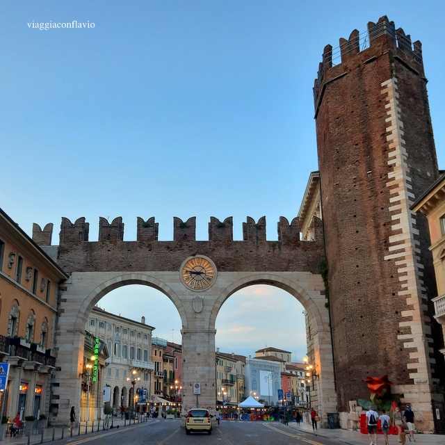 Cosa vedere a Verona, Portoni della Brà.