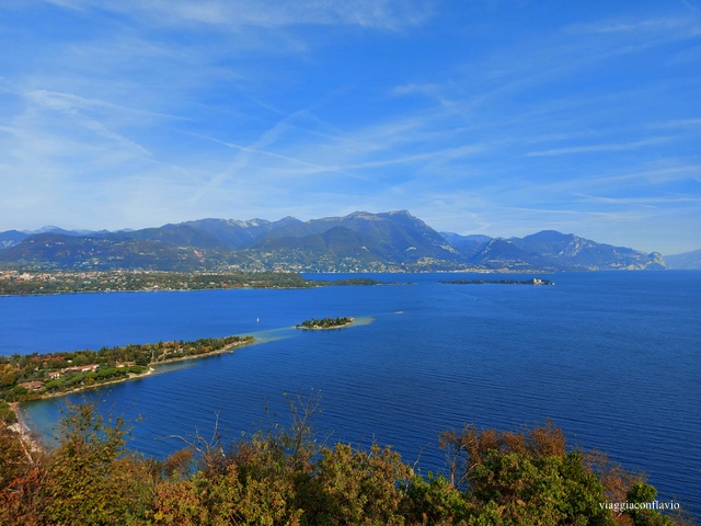 Panorama dalla Rocca di Manerba sul Garda.