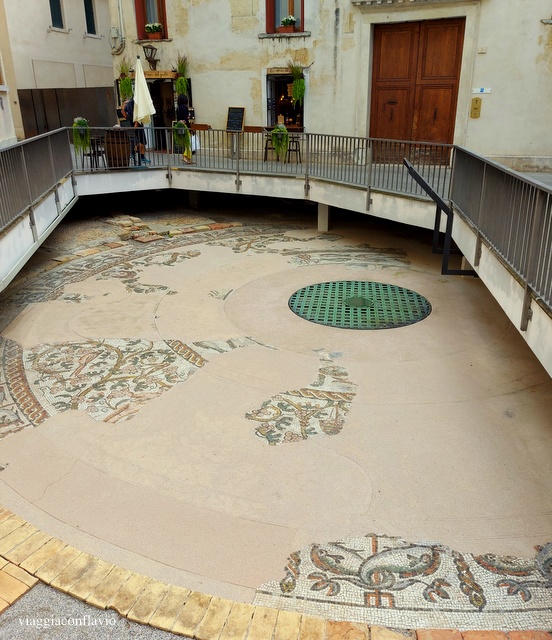 Cosa vedere a Treviso in un giorno. Il Mosaico Tardoantico e Vicolo del Duomo.