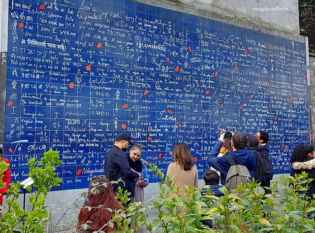 Parigi insolita e segreta. Quartiere di Montmartre. Muro dei Ti Amo.