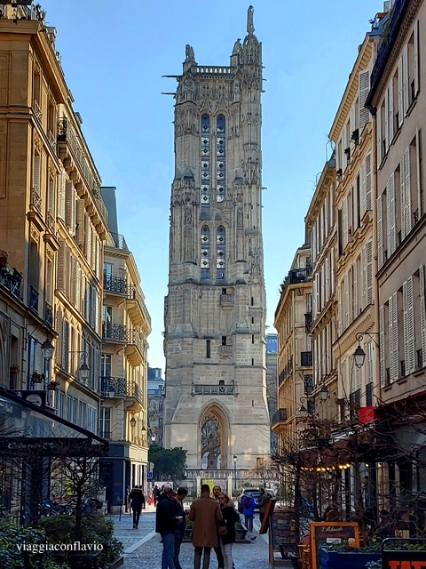 Parigi insolita e segreta. Tour Saint-Jacques.