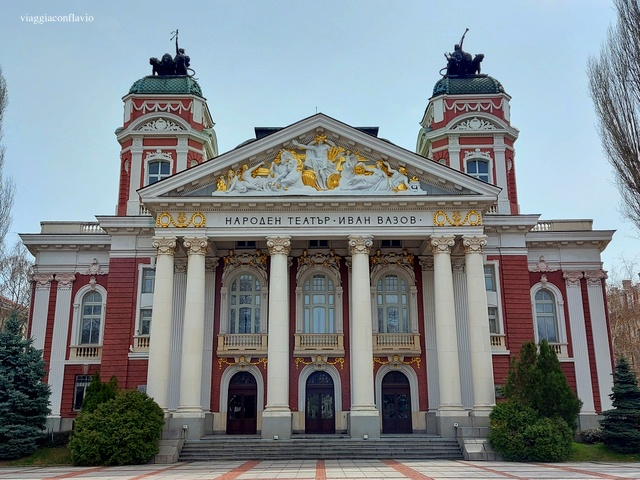 Cosa vedere a Sofia: Ivan Vazov National Theater.